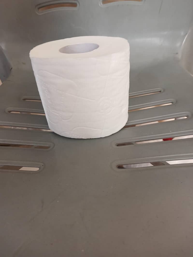 Tissue roll 0
