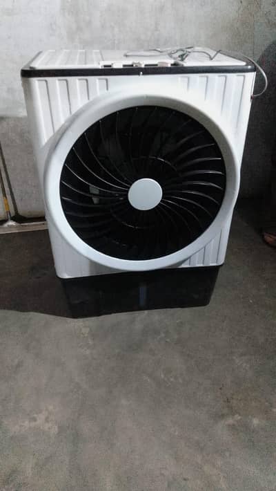 10 by 10 condition ice box feature