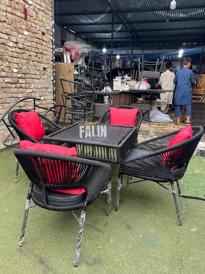 4 Chair with Table for garden set / Outdoor chair table set for sale