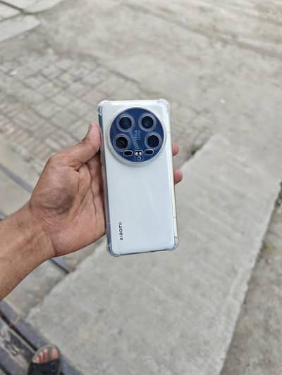 14 Ultra 16/512 GB