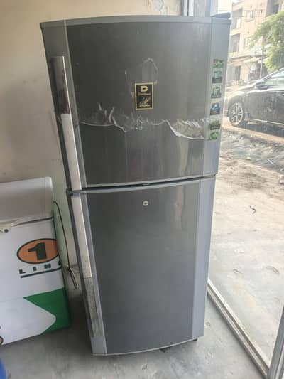 dawlance medium size fridge all oky/0321/080/77/77/