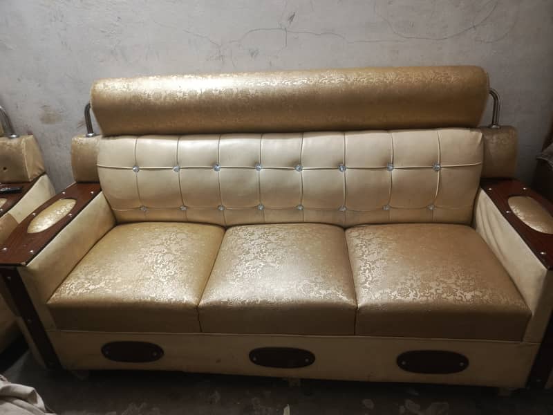 3 2 1 Sofas 0