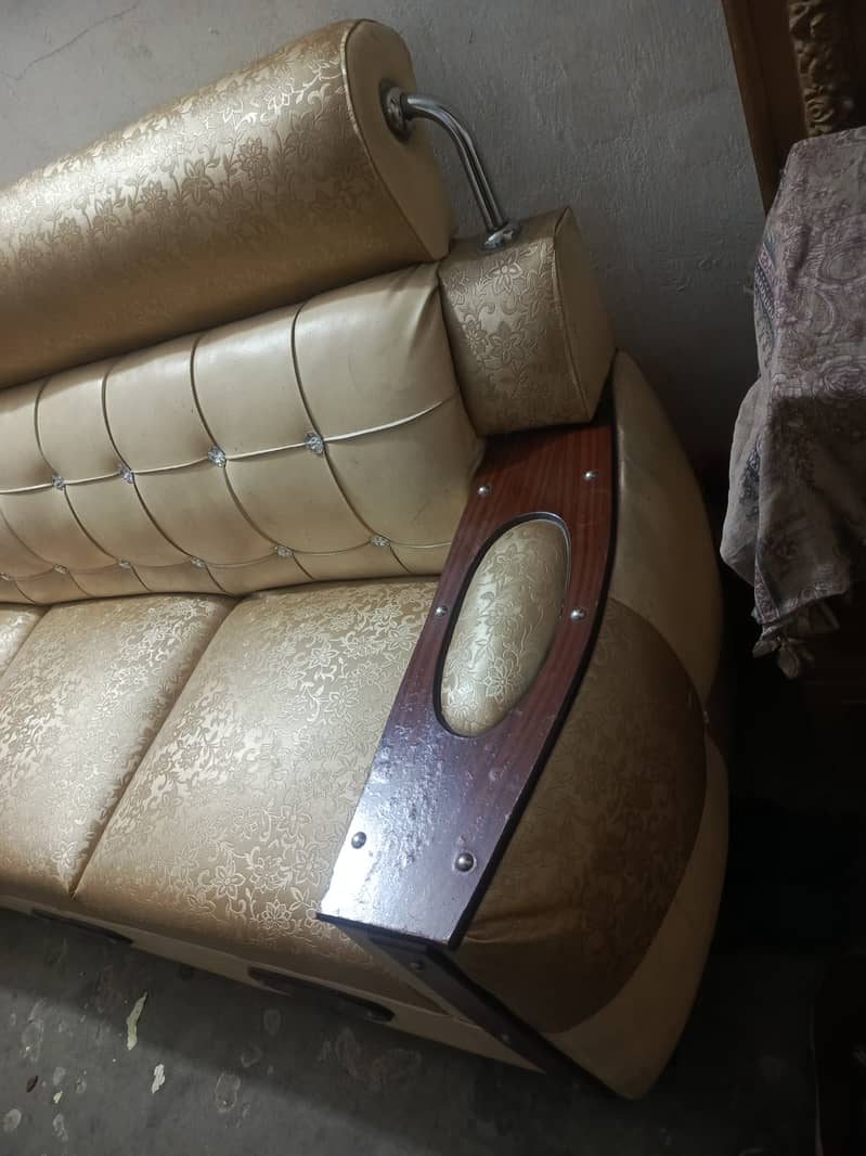 3 2 1 Sofas 1