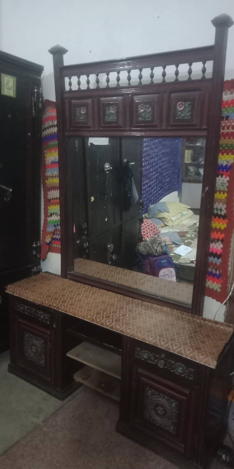 Bed and Dressing Table 4