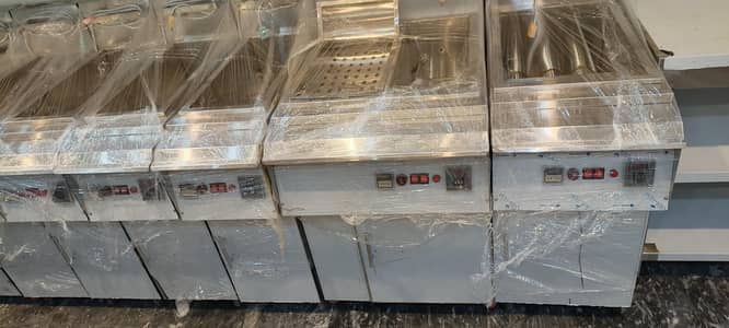 deep fryer/ pizza oven, conveyors/ hot plate/ dough mixer/ prep table