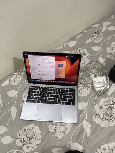 Apple macboo pro 2017 core i5 16/256gb space grey