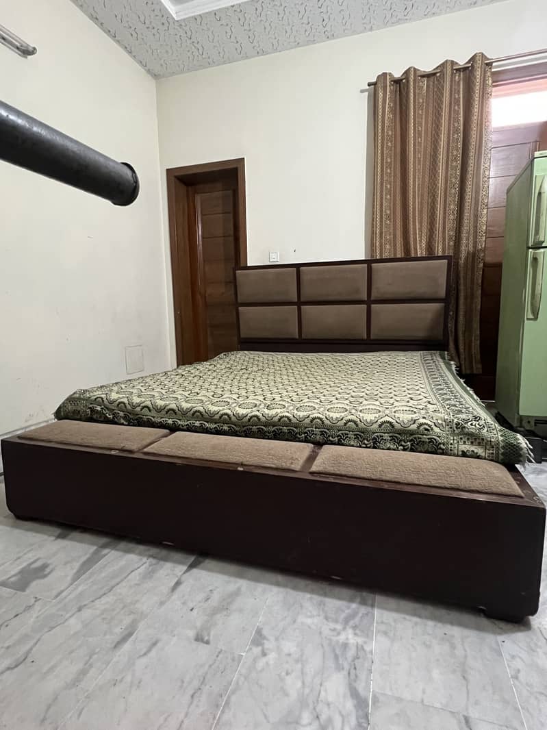 King size solid material bed 0
