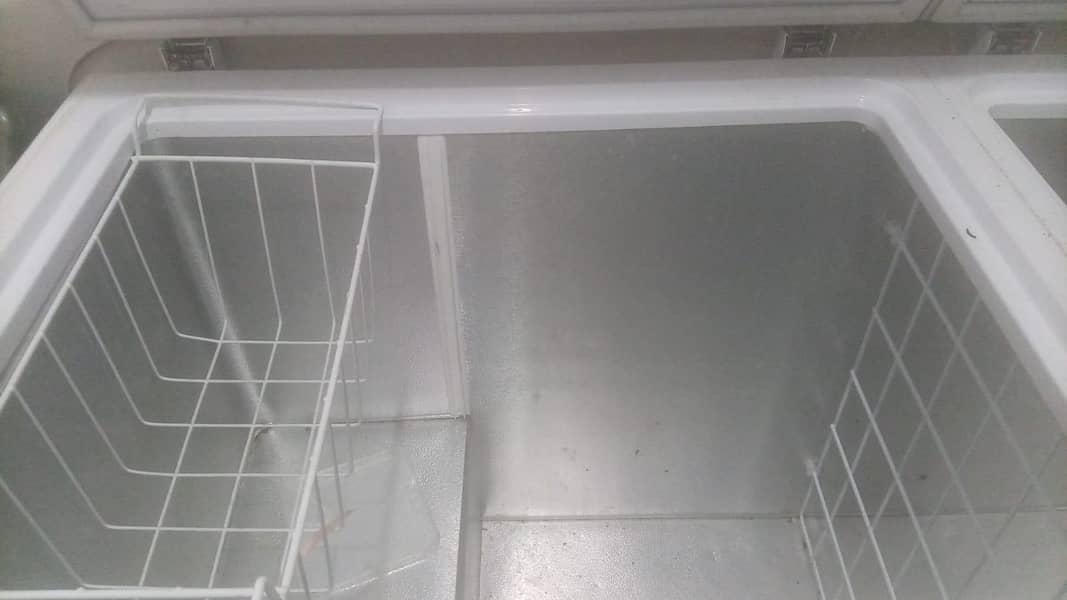 Waves deep freezer 0
