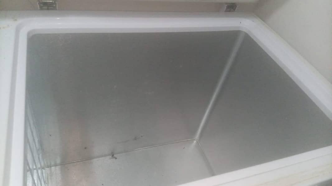 Waves deep freezer 1