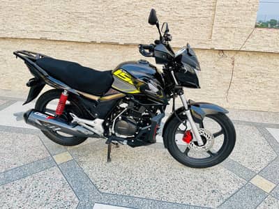 Honda CB150F 2026 Black Islamabad Registered 4,400 KM - Fully Loaded