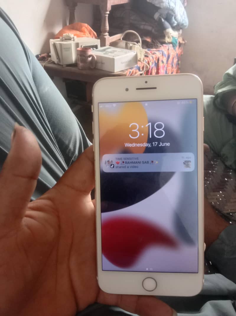 Apple iPhone 7 Plus 3