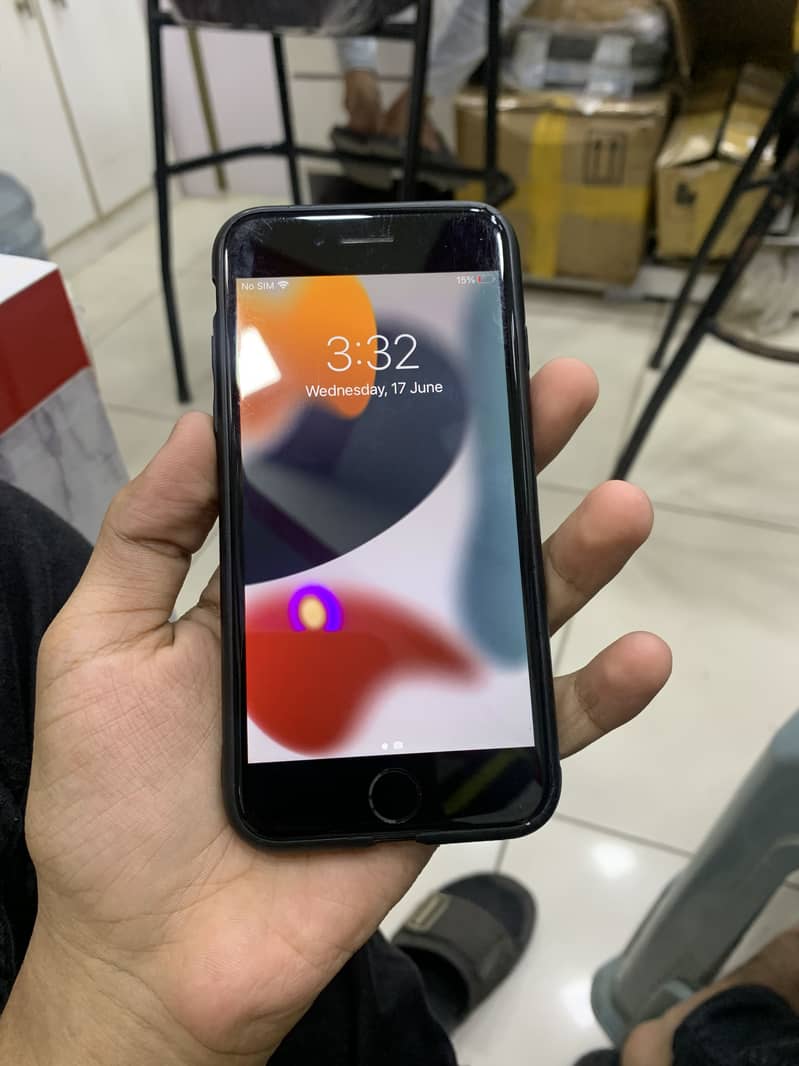 Apple iPhone 7 1