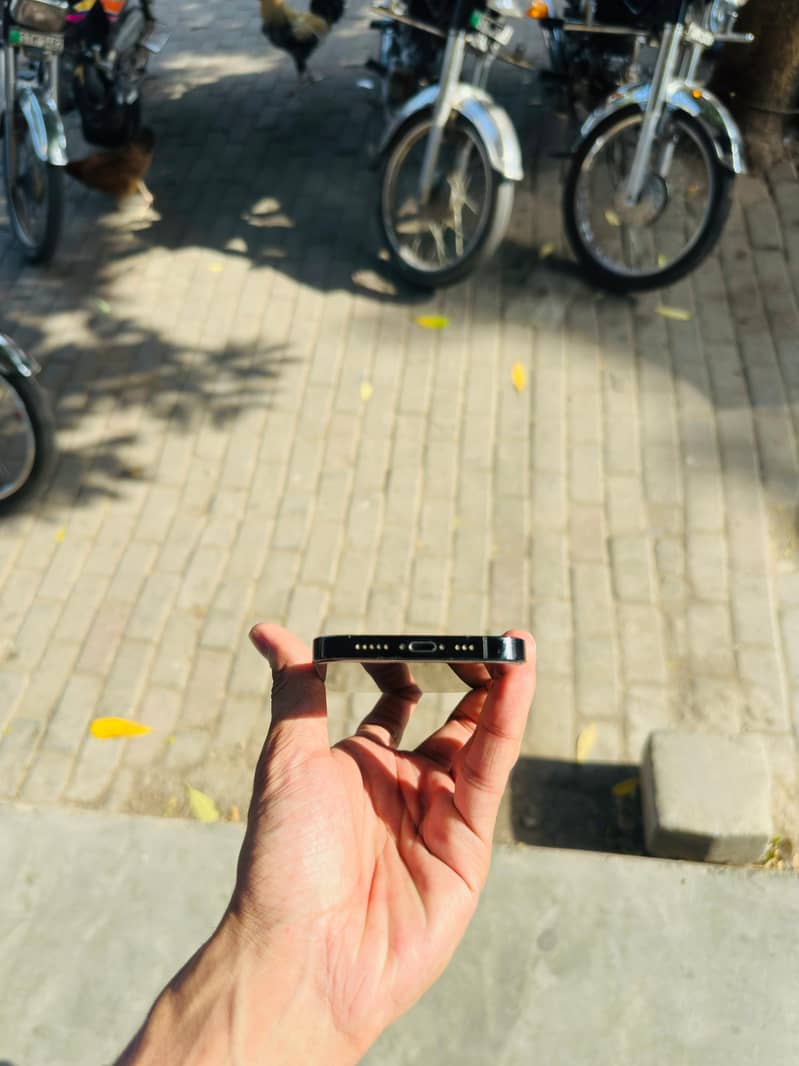 Apple iPhone 14 Pro 2