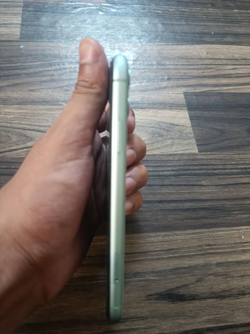 Apple iPhone 11 8