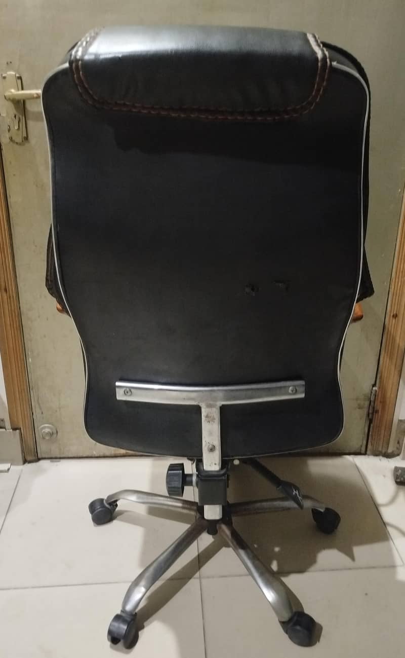 Table & Chair 1