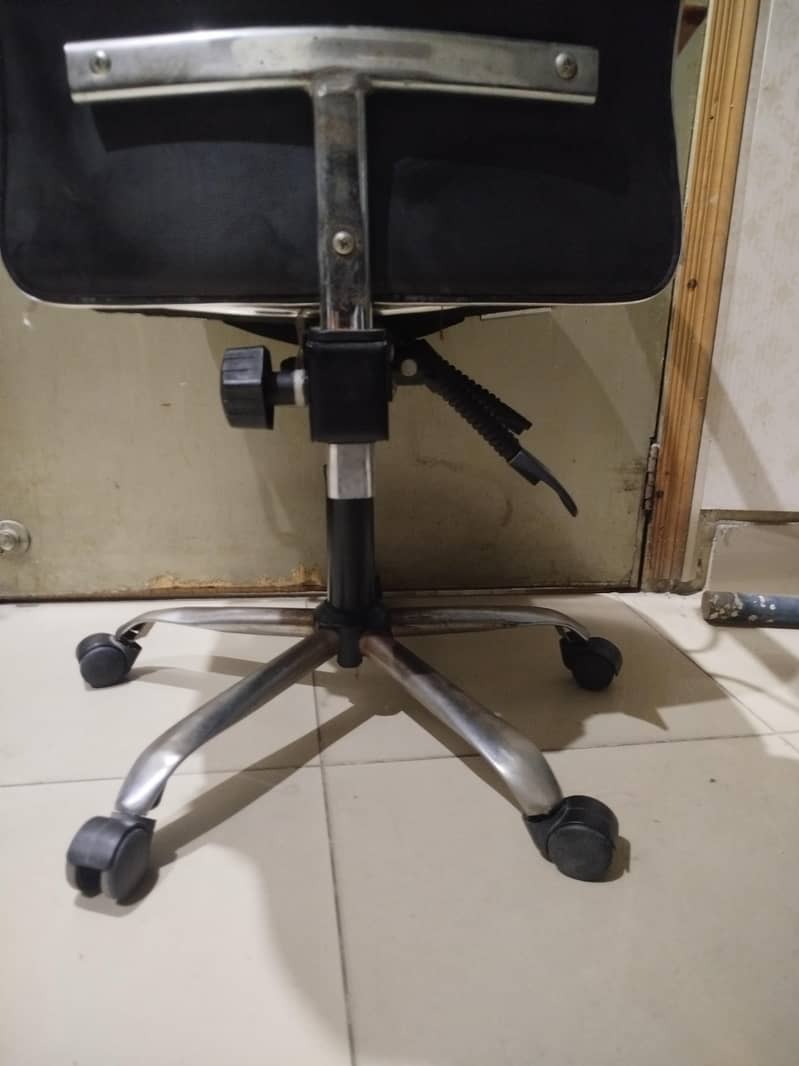 Table & Chair 2