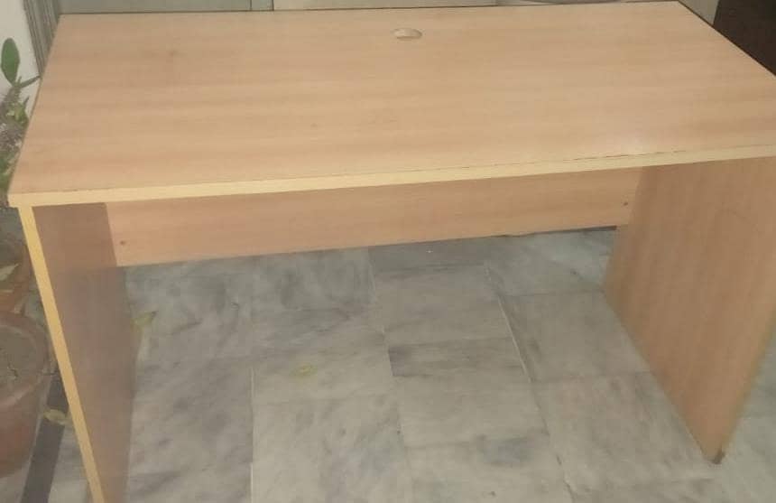 Table & Chair 4