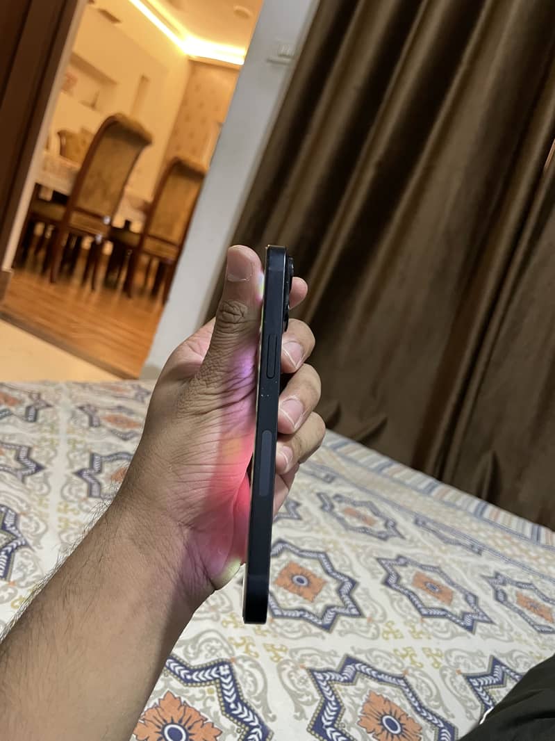 Apple iPhone 14 5