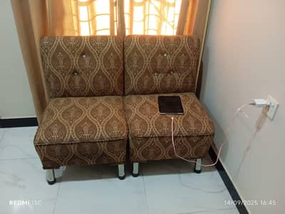 1 sofa set old style with poshish