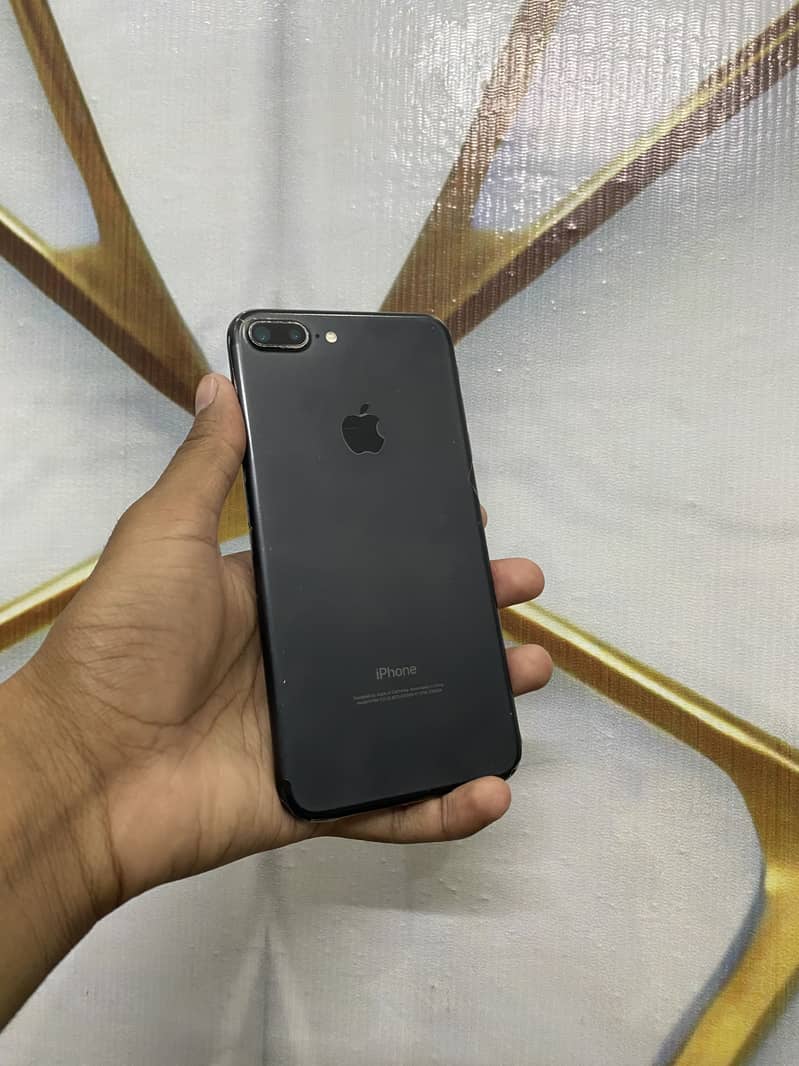 Apple iPhone 7 Plus 1