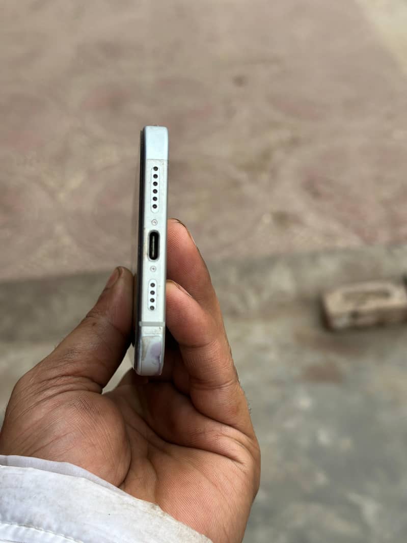 Apple iPhone 15 plus 3