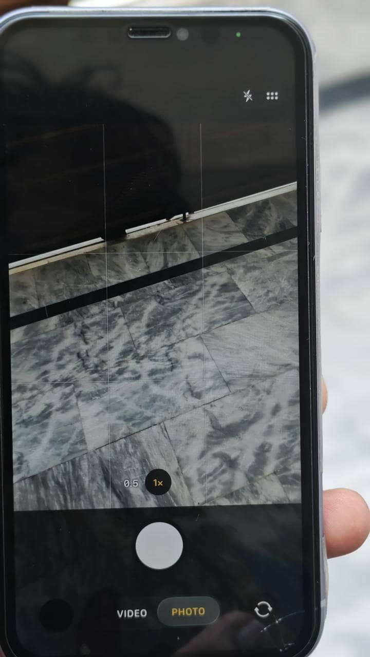 Apple iPhone 11 4