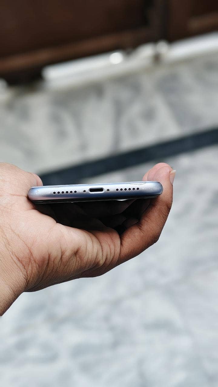 Apple iPhone 11 10