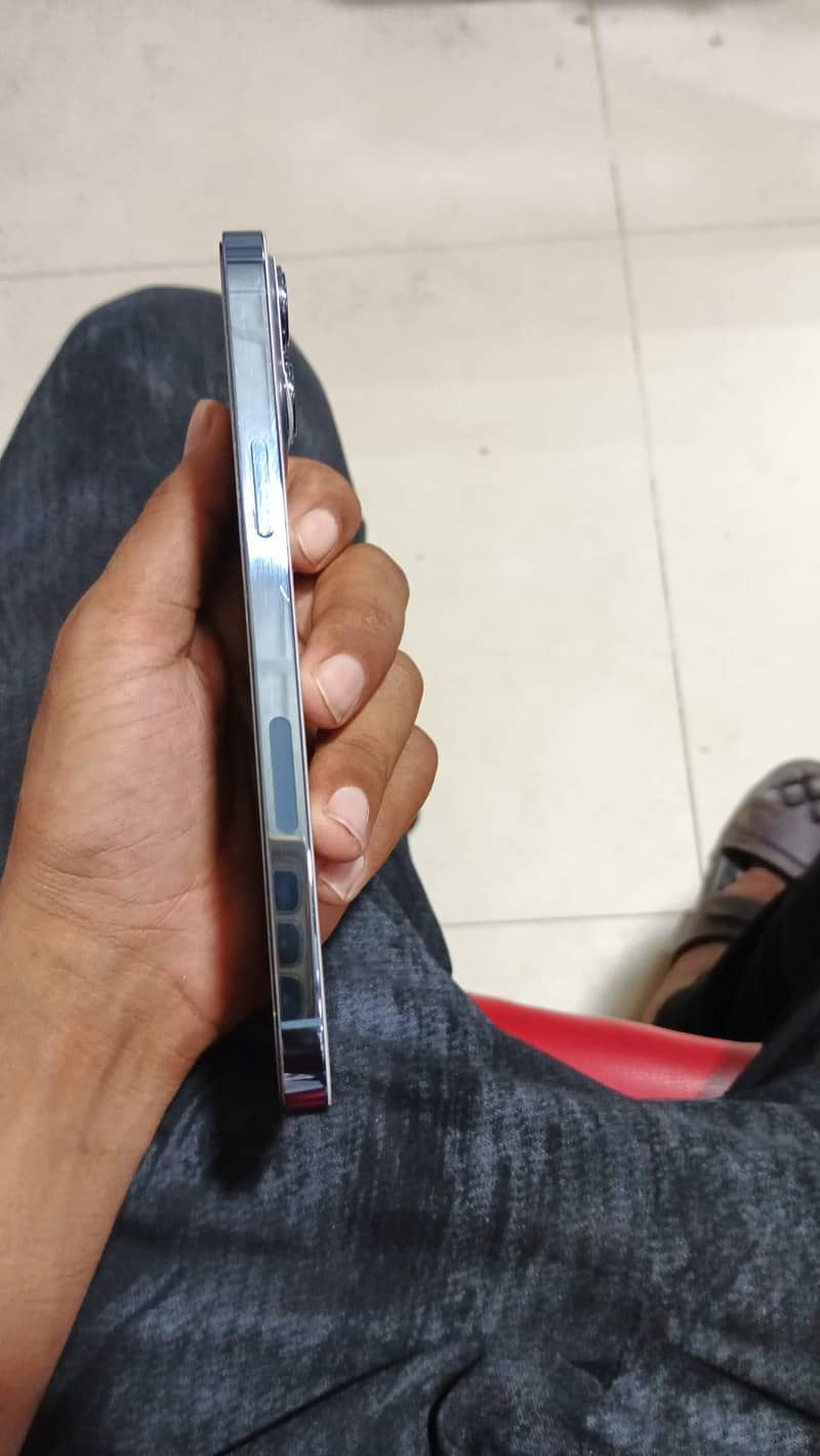 Apple iPhone 13 Pro Max 3
