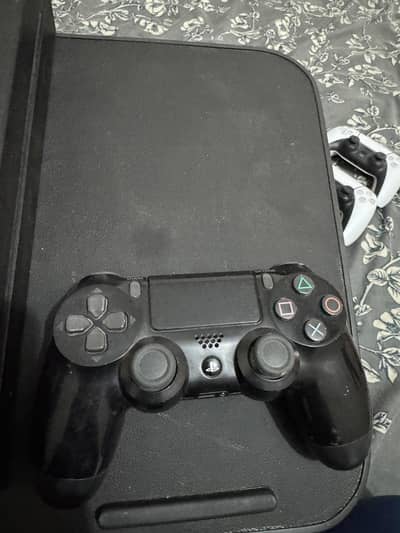 PS4 Fat 500GB (Jailbroken) with 2 Controllers