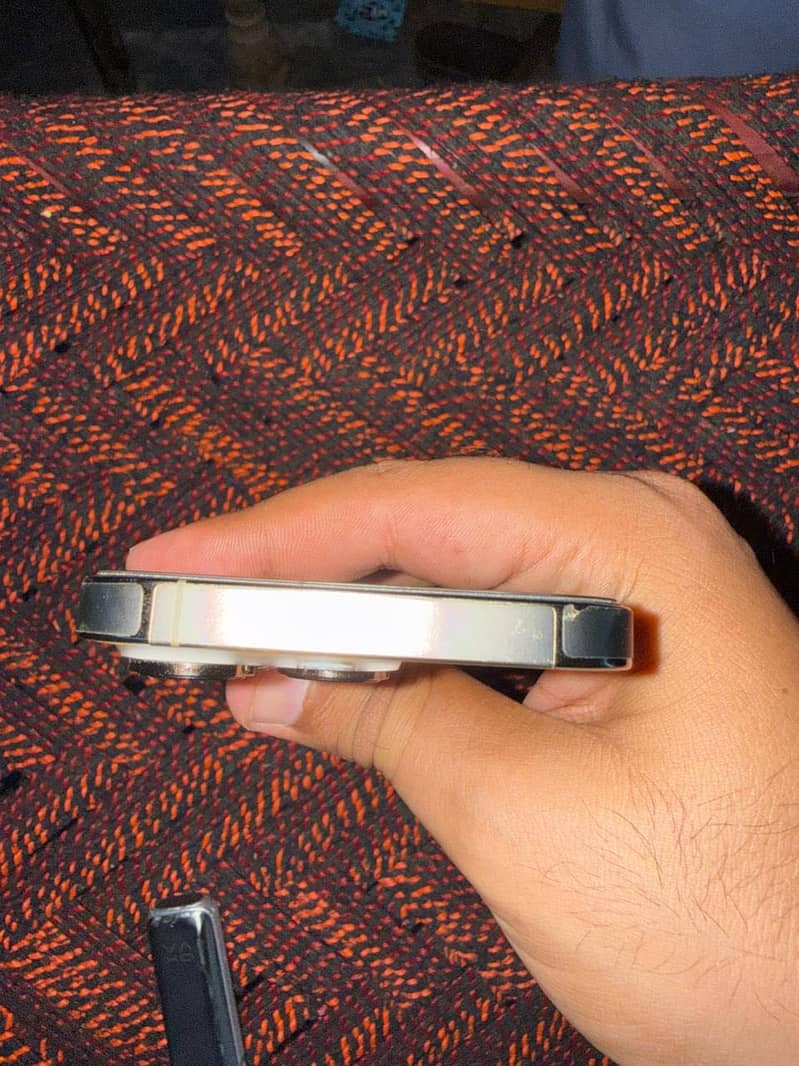 iPhone 14 Pro 0