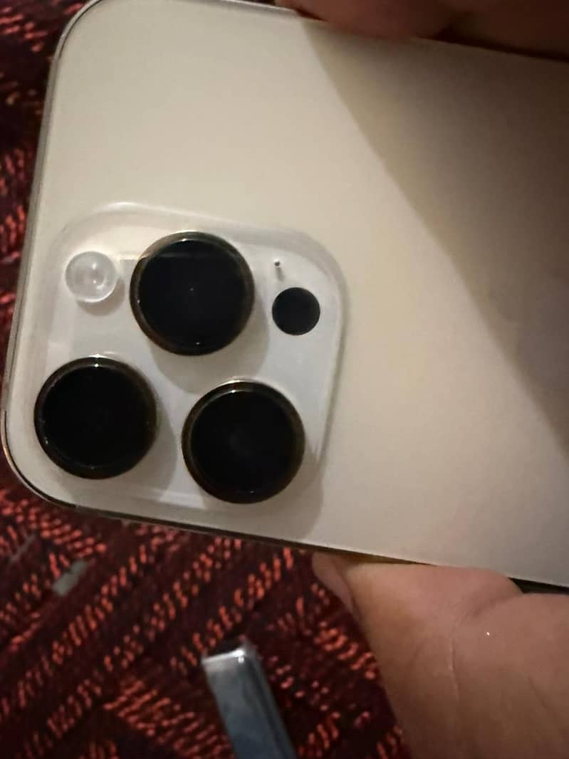 iPhone 14 Pro 4