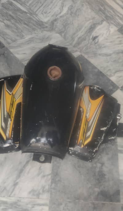 Honda 125 fuel tank sale