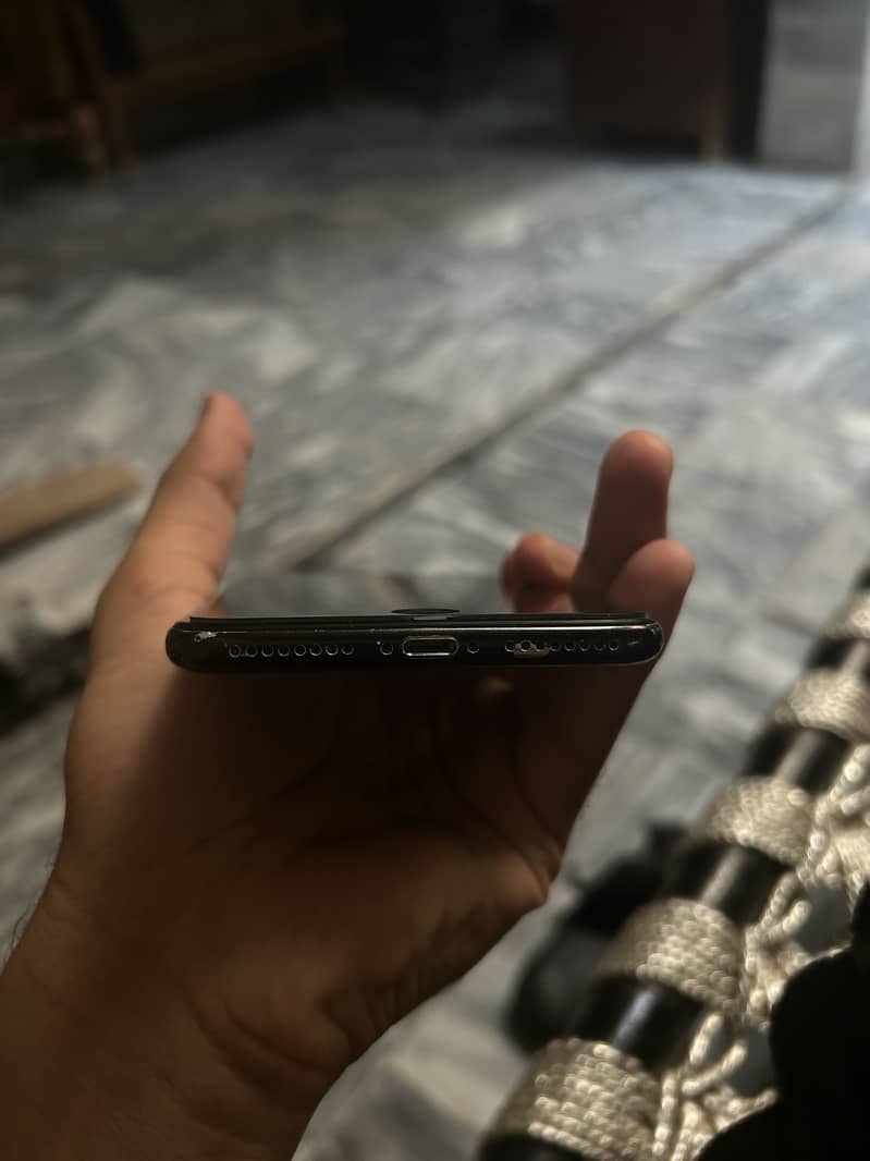 Apple iPhone 7 Plus 0