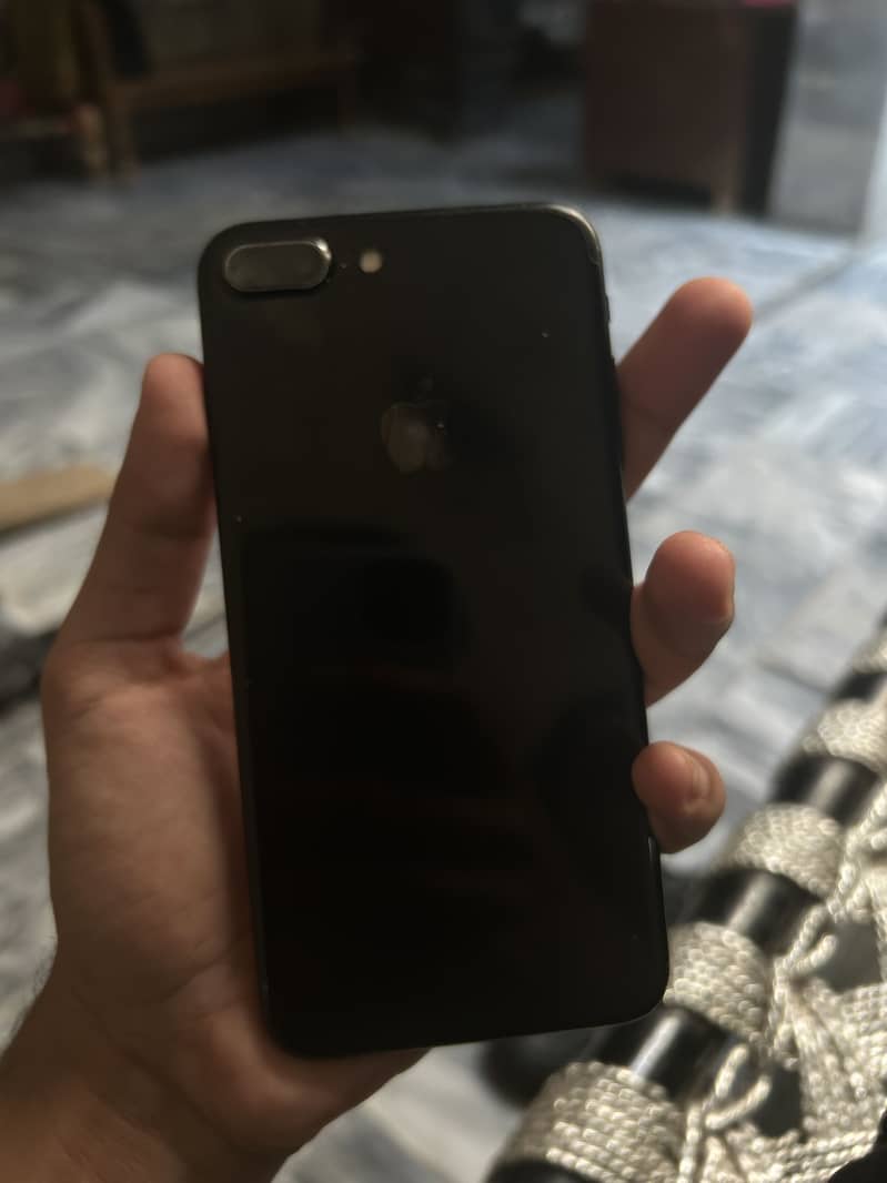 Apple iPhone 7 Plus 1