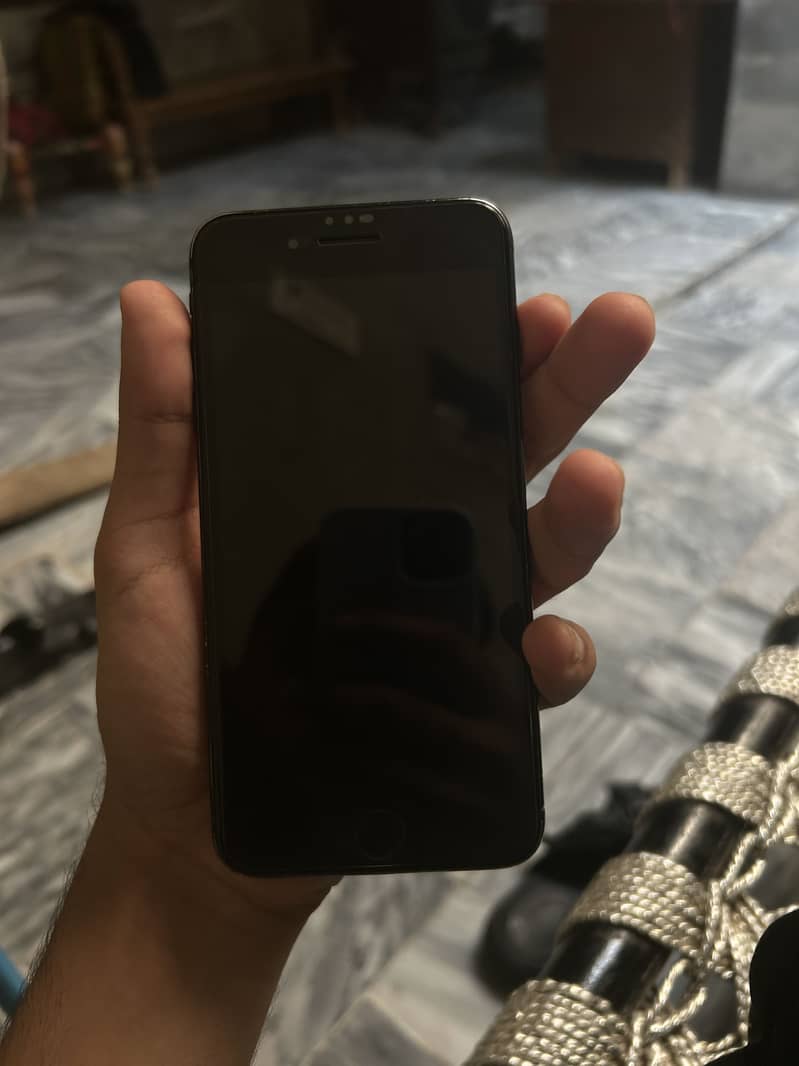Apple iPhone 7 Plus 3