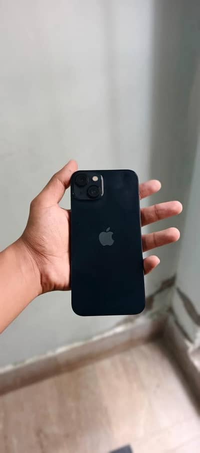 Apple iPhone 13
