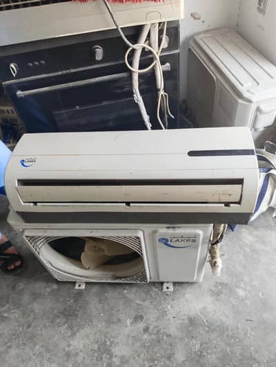 1 ton non inverter Ac for sale bilkul ok dy