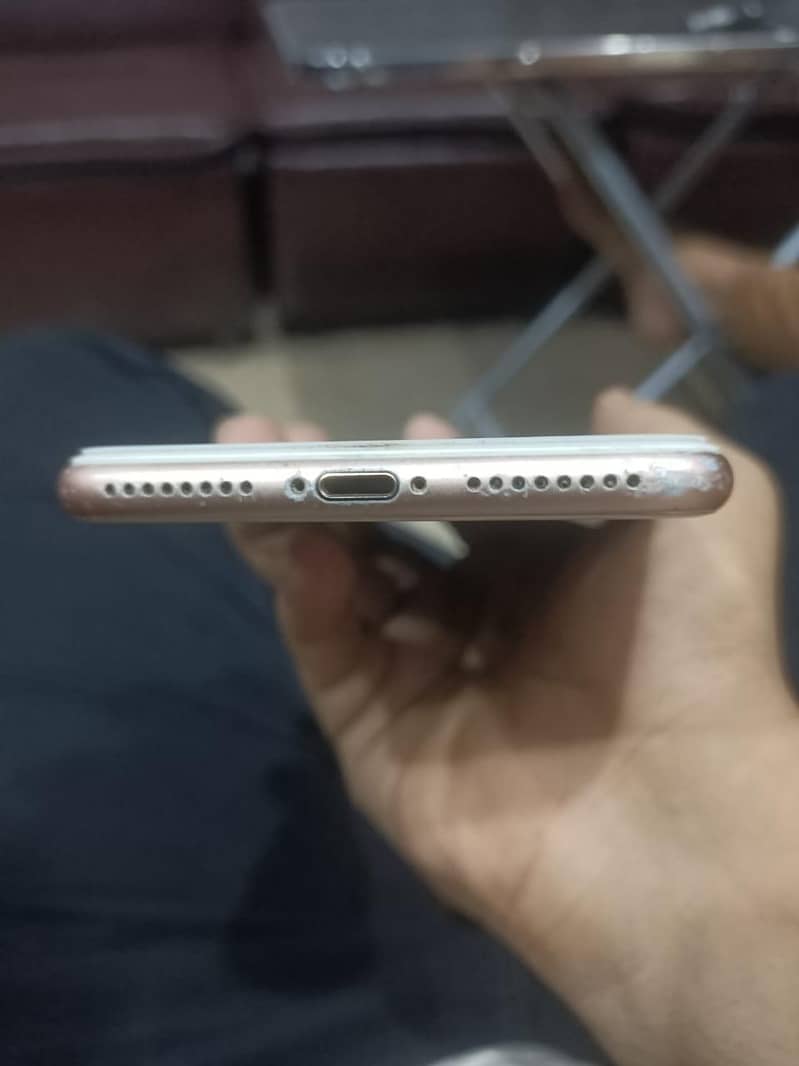 Apple iPhone 8 Plus 5