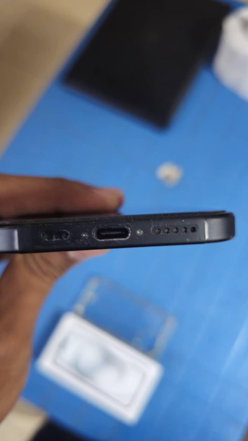 Apple Iphone 15 4