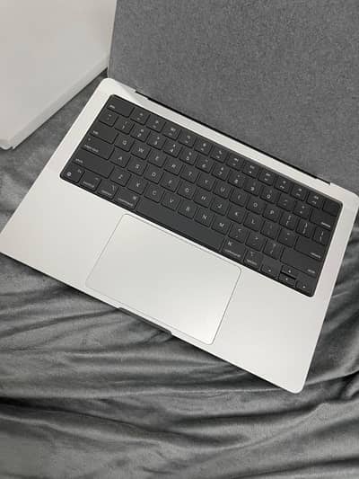 Apple MacBook Pro M2 MAX 1TB Storage 100% ORIGINAL