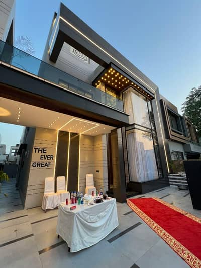 10 Marla House Available For Rent In Jasmine Block Sector C Bahria Town Lahore