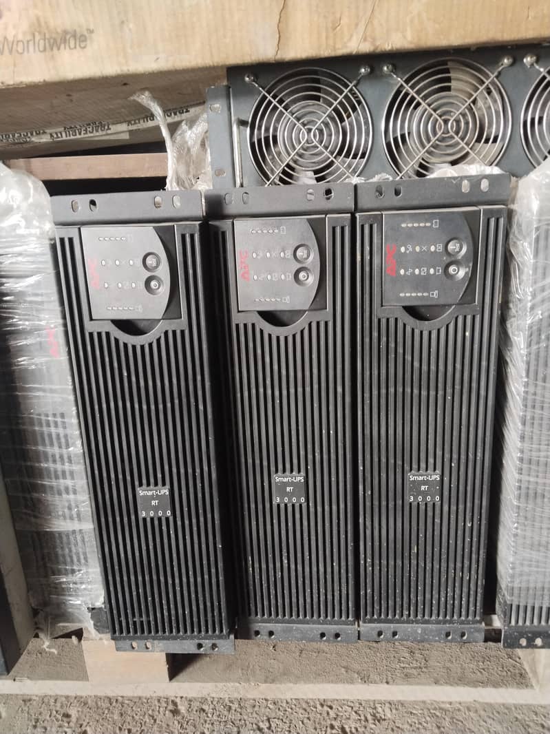 APC UPS 1