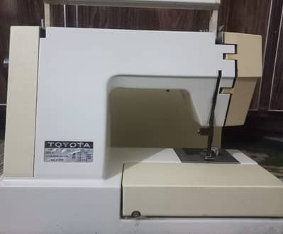 Original Japanese Toyota Sewing Machine (Model 8900) + Full Kit