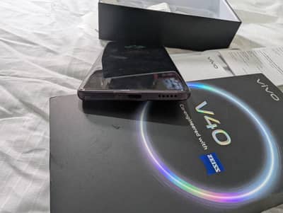 vivo V40