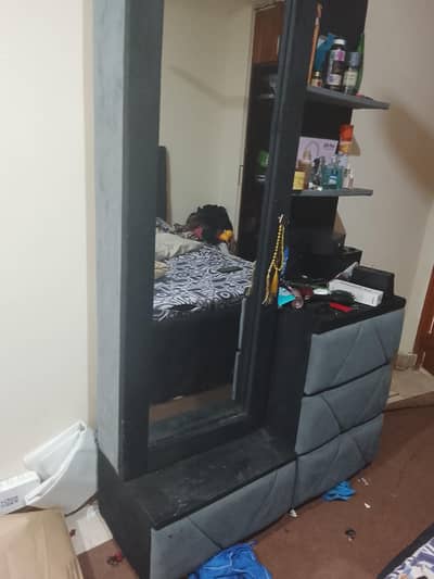 dressing table