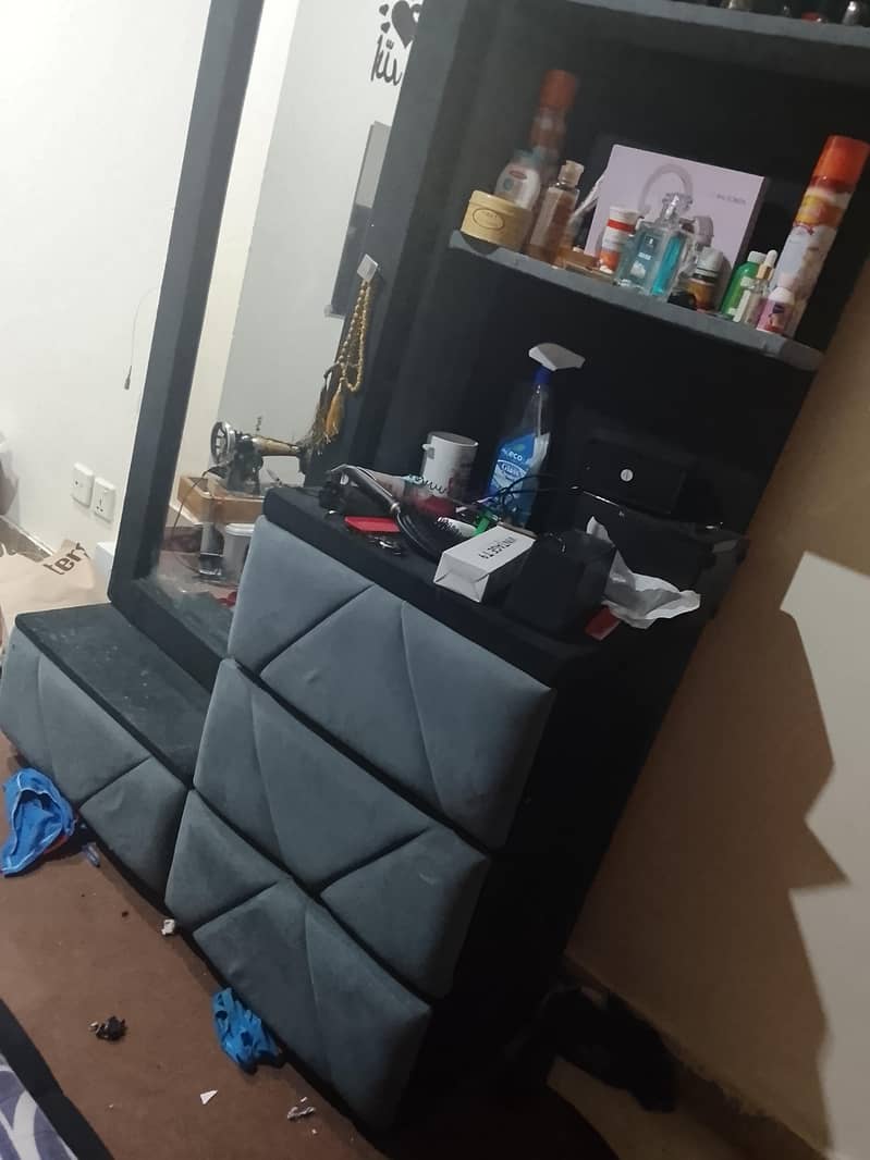 dressing table 1