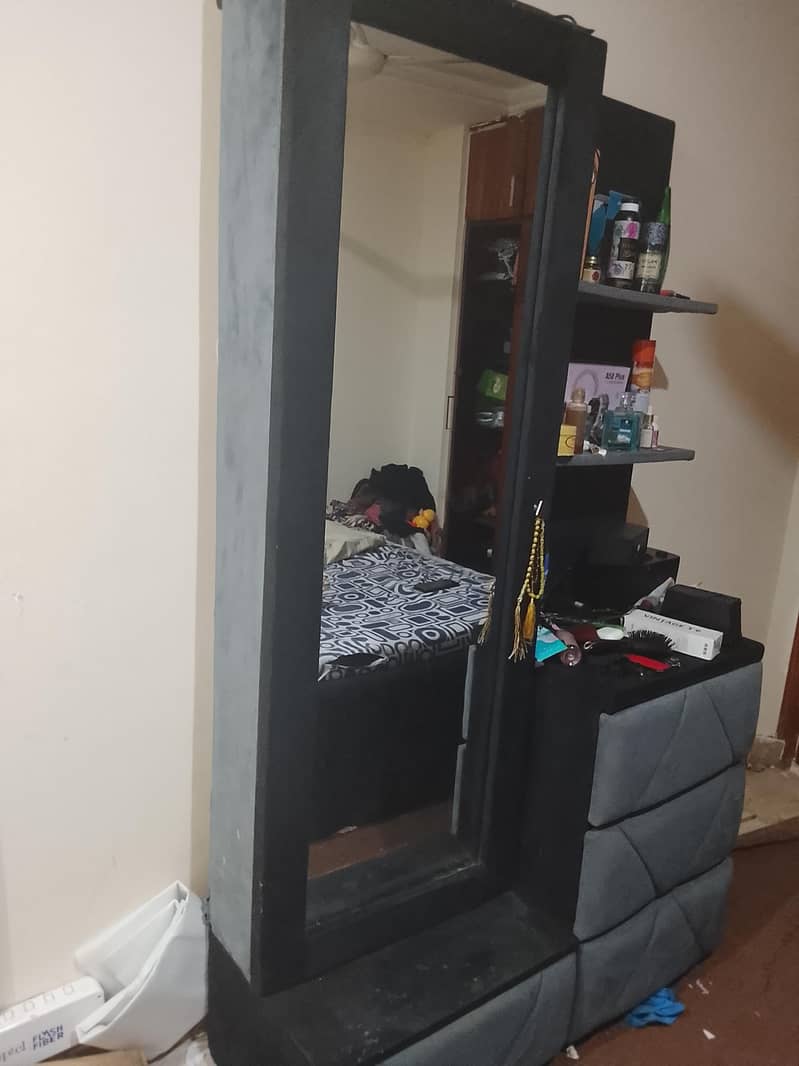 dressing table 4
