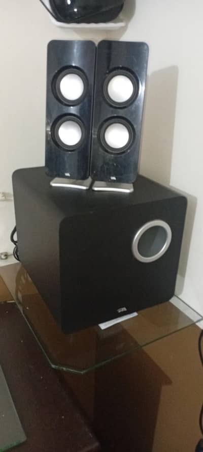 Brended wofar mic b chalta h bluetoh full bess good sound qouality