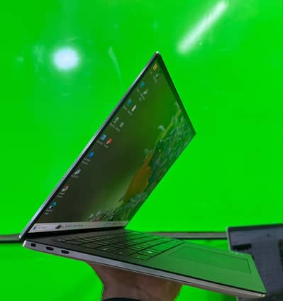 Dell XPS 15 9530 i9 13th Gen 24GB 512GB RTX 4070 4K
