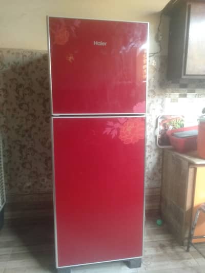 Haier frig 10/10 condition noo repair total ganian